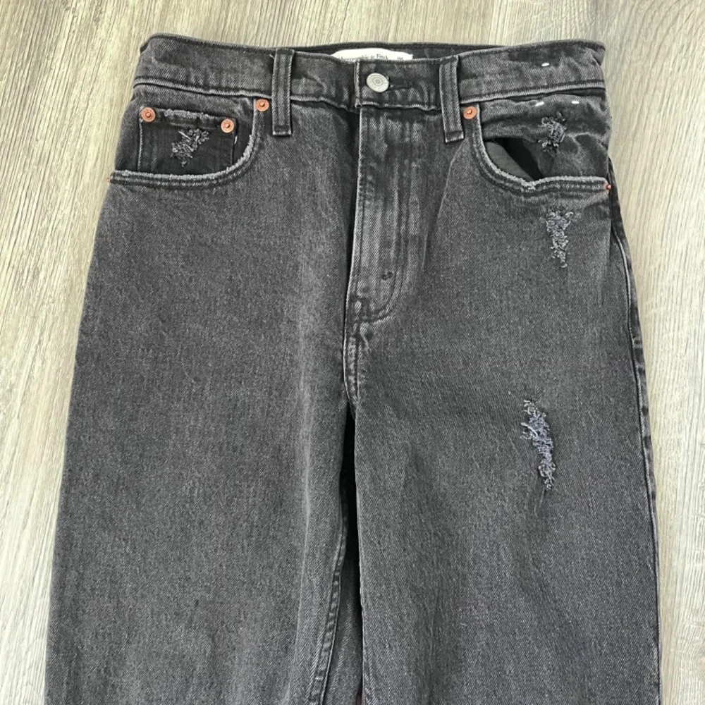 NWT Abercrombie & Fitch Jeans Womens 26 short Black 90s Straight ultra High Rise - Picture 3 of 7